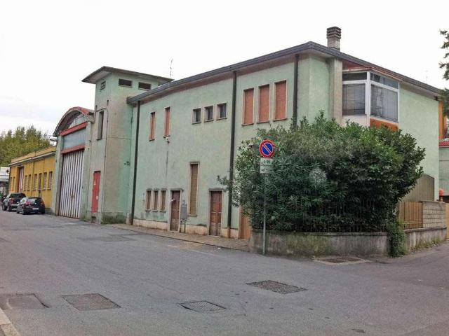 Capannone in vendita a Bergamo, Lombardia