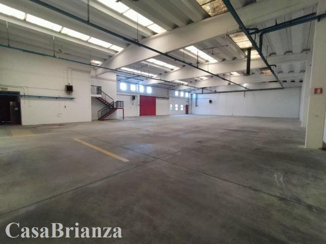 Capannone in vendita a Biassono, Lombardia