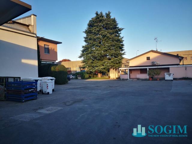 Capannone in vendita a Cassina Nuova, Bollate