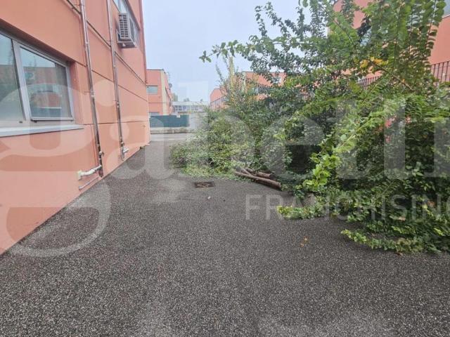 Capannone in vendita a San Donato-San Vitale, Bologna
