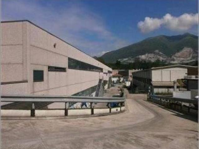 Capannone in vendita a Garbagnate Rota, Bosisio Parini
