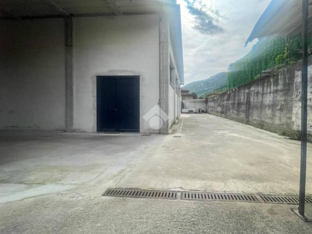 Capannone in vendita a Botticino Sera, Botticino