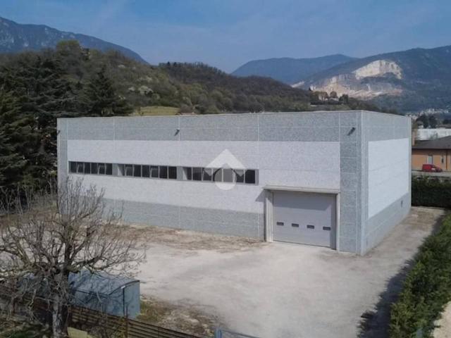Capannone in vendita a Villaggio Marcolini, Botticino