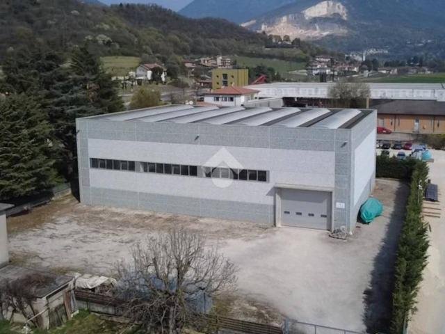 Capannone in vendita a Villaggio Marcolini, Botticino