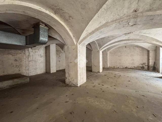 Capannone in vendita a Brembate Di Sopra, Lombardia