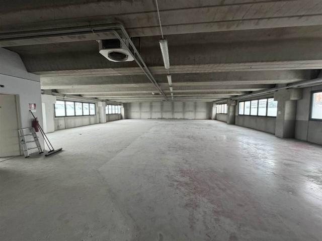 Capannone in vendita a Zona Omogenea Milano Nord, Cusano Milanino
