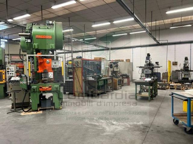 Capannone in vendita a Brignano Gera D'adda, Lombardia