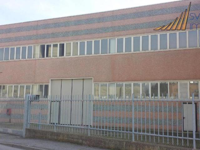 Capannone in vendita a Moncucco, Brugherio