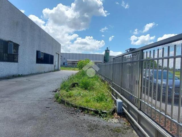 Capannone in vendita a Buscate, Lombardia