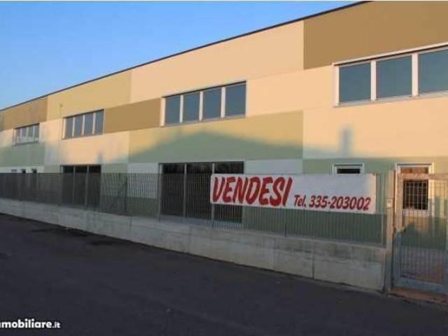 Capannone in vendita a Buttapietra, Veneto
