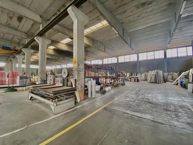 Capannone in vendita a Oltrarno, Calcinaia