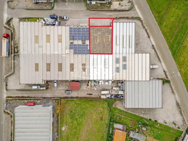 Capannone in vendita a Zona Industriale di Calcinaia, Calcinaia