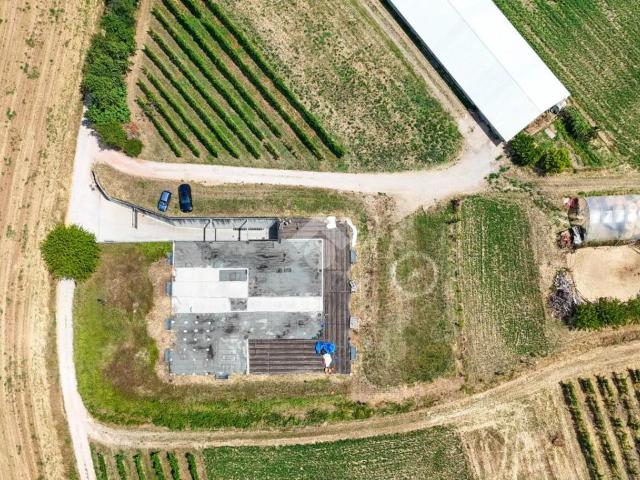 Capannone in vendita a Calvagese Della Riviera, Lombardia