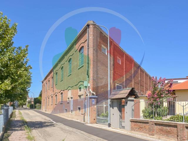 Capannone in vendita a Cambiano, Torino