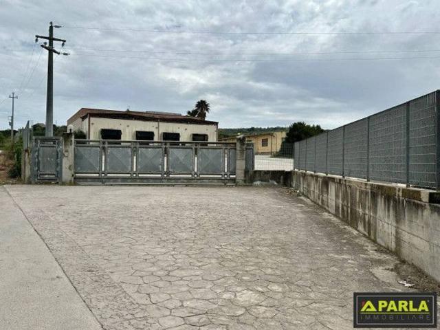 Capannone in vendita a Canicattì E Borgalino, Sicilia