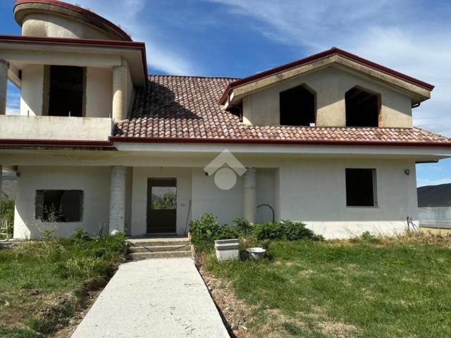 Capannone in vendita a Caserta, Campania
