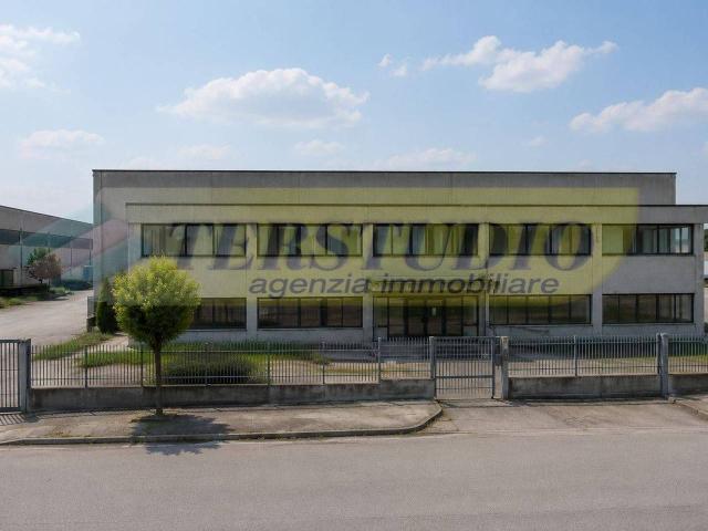 Capannone in vendita a Carate Brianza, Monza e della Brianza