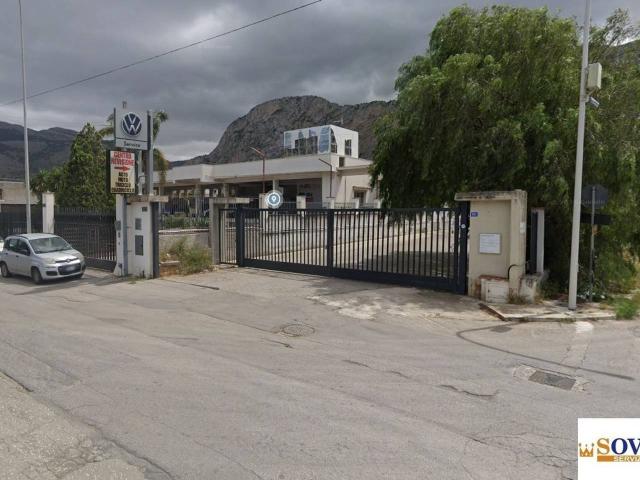 Capannone in vendita a Piraineto, Carini