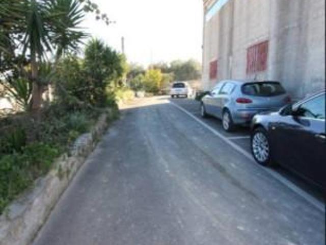 Capannone in vendita a Carlentini, Sicilia