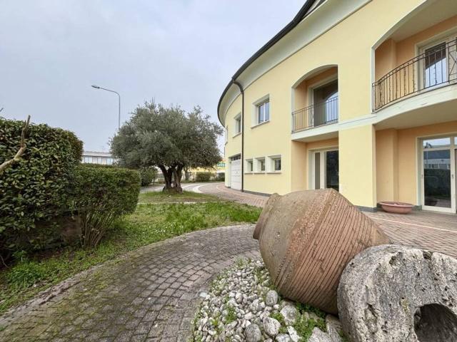 Capannone in vendita a Unione delle Terre d'Argine, Carpi