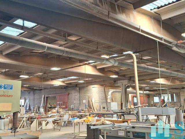 Capannone in vendita a Carugate, Milano
