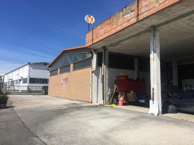 Capannone in vendita a Mariano Comense, Lombardia