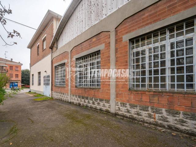 Capannone in vendita a Tresinaro - Secchia, Re