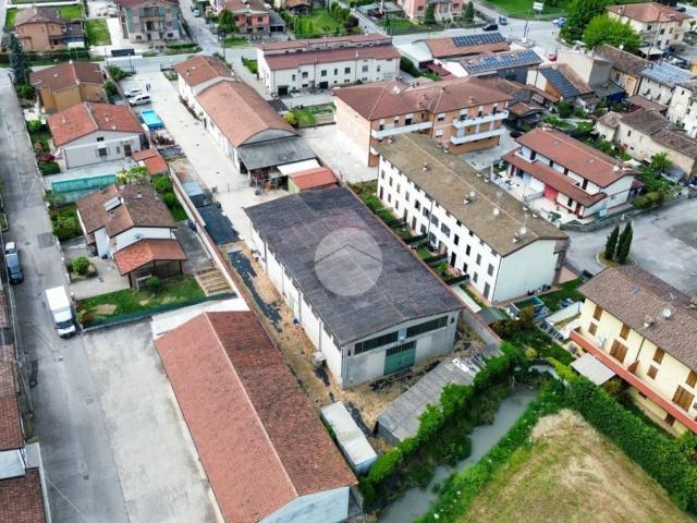 Capannone in vendita a Casaloldo, Lombardia