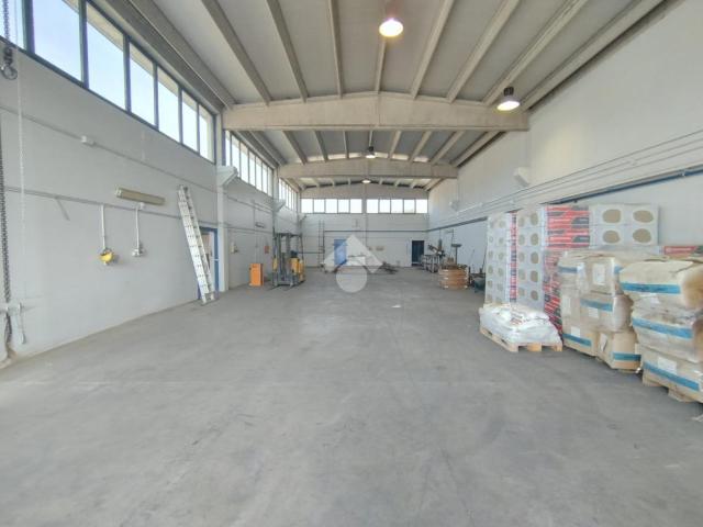 Capannone in vendita a Casalpusterlengo, Lombardia