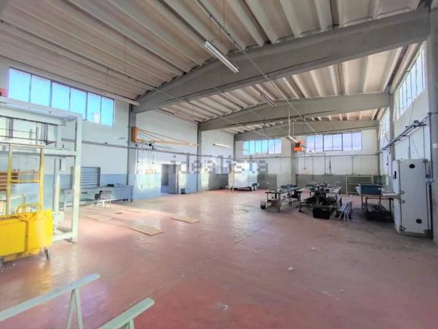 Capannone in vendita a Casalpusterlengo, Lombardia