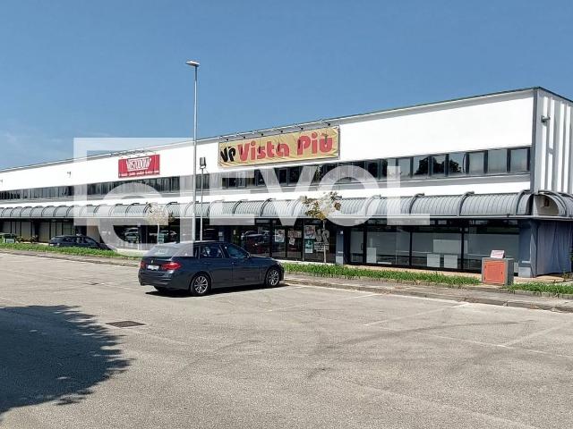 Capannone in vendita a Casarsa Della Delizia, Friuli-Venezia Giulia