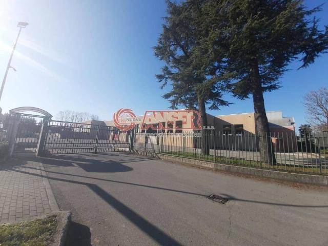Capannone in vendita a Galgiana, Casatenovo