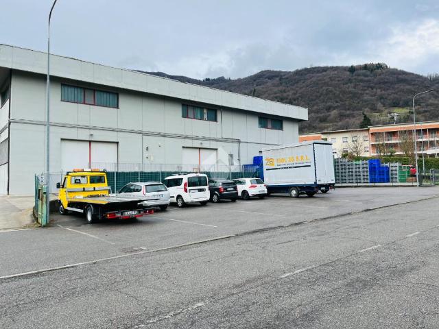 Capannone in vendita a Casazza, Lombardia