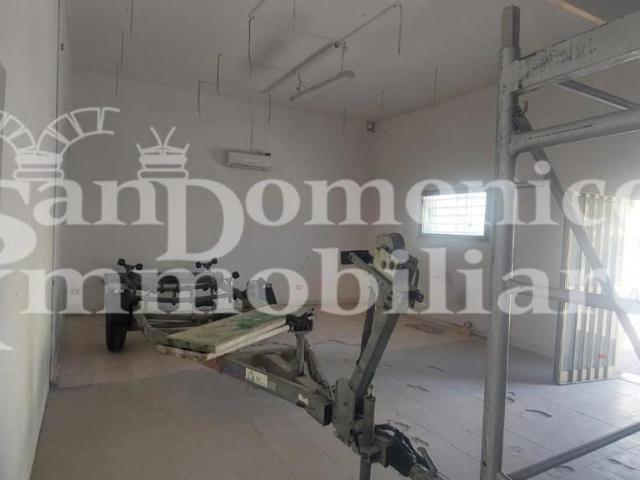 Capannone in vendita a Garzella, Cascina