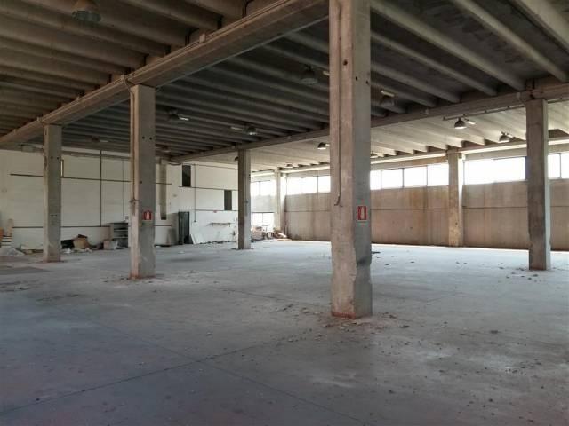 Capannone in vendita a San Benedetto, Caserta