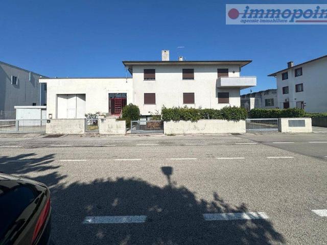 Capannone in vendita a Casola, Veneto