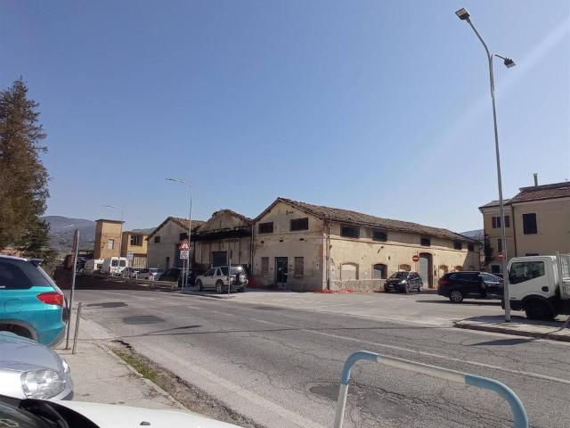 Capannone in vendita a Marche, Macerata