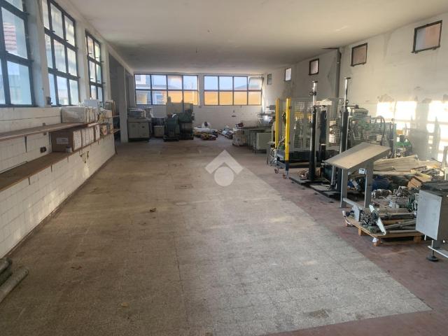 Capannone in vendita a Castiglione Delle Stiviere, Lombardia