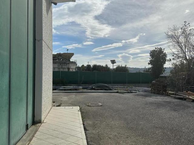 Capannone in vendita a San Silvestro, Marche