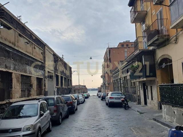 Capannone in vendita a Centro storico, Catania