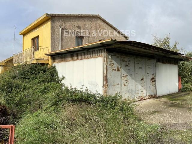 Capannone in vendita a San Giorgio-Librino-San Giuseppe la Rena-Zia Lisa-Villaggio Sant'Agata, Catania