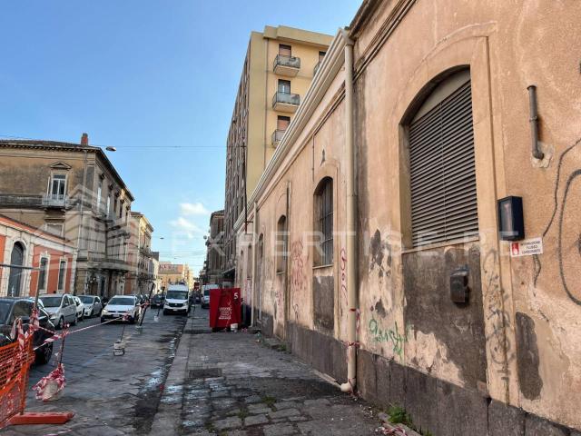 Capannone in vendita a Centro storico, Catania
