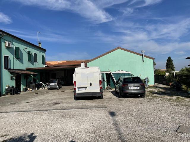 Capannone in vendita a Martinelle, Cavarzere