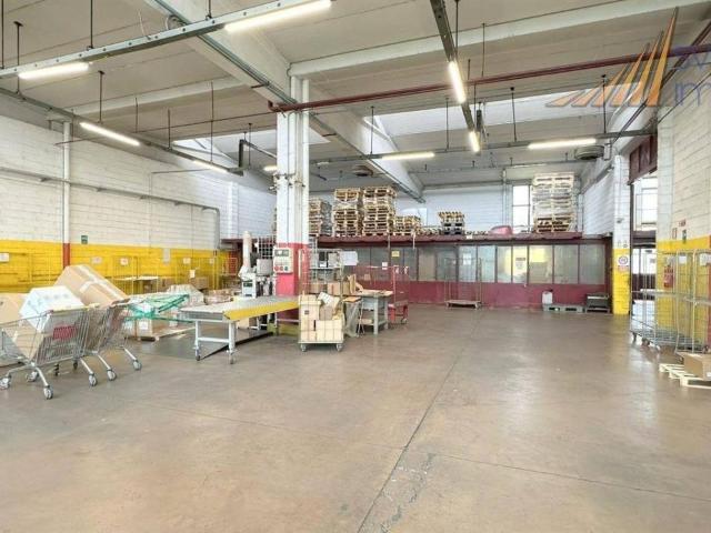 Capannone in vendita a Cavenago Brianza, Lombardia