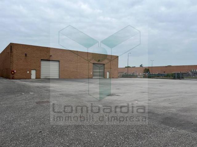 Capannone in vendita a Cavernago, Lombardia