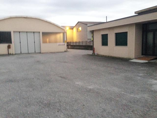 Capannone in vendita a Cazzago San Martino, Lombardia