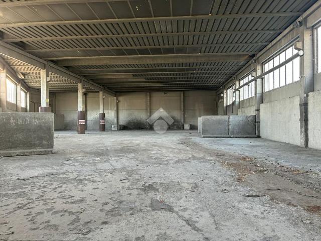 Capannone in vendita a Cellatica, Lombardia