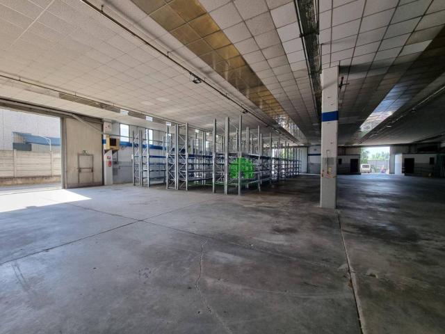 Capannone in vendita a Cernusco Sul Naviglio, Lombardia