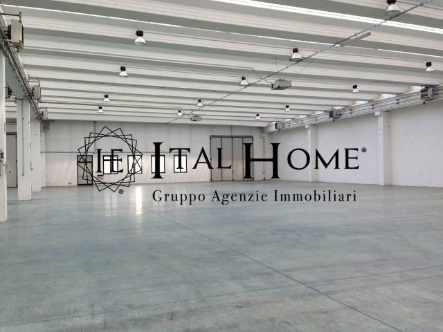 Capannone in vendita a Civate, Lombardia