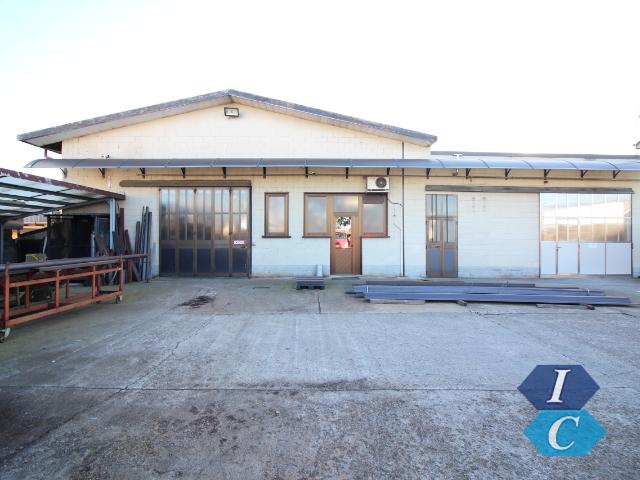 Capannone in vendita a Cogliate, Lombardia
